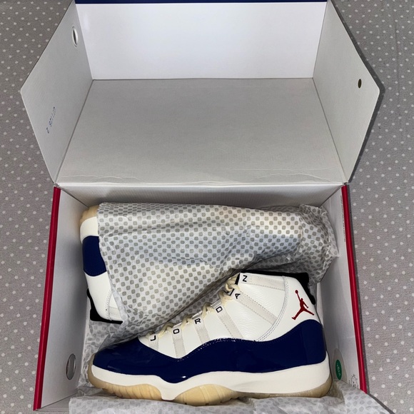 Jordan Men's Cream and Blue Sneakers - Picture 7 of 9